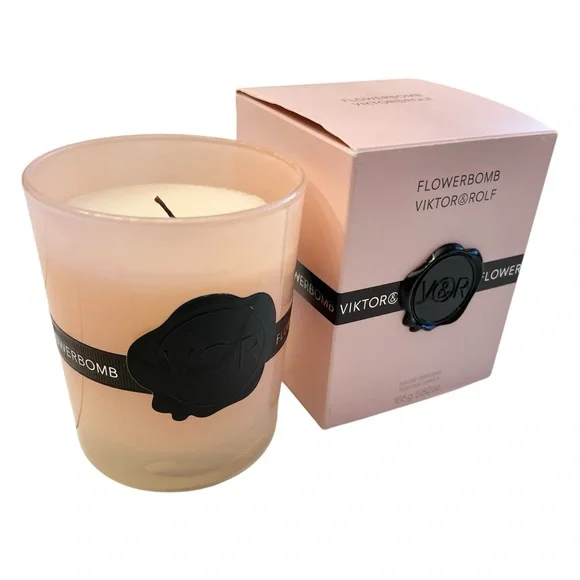 Viktor & Rolf Flowerbomb Scented Candle 5.82oz - Picture 2 of 12